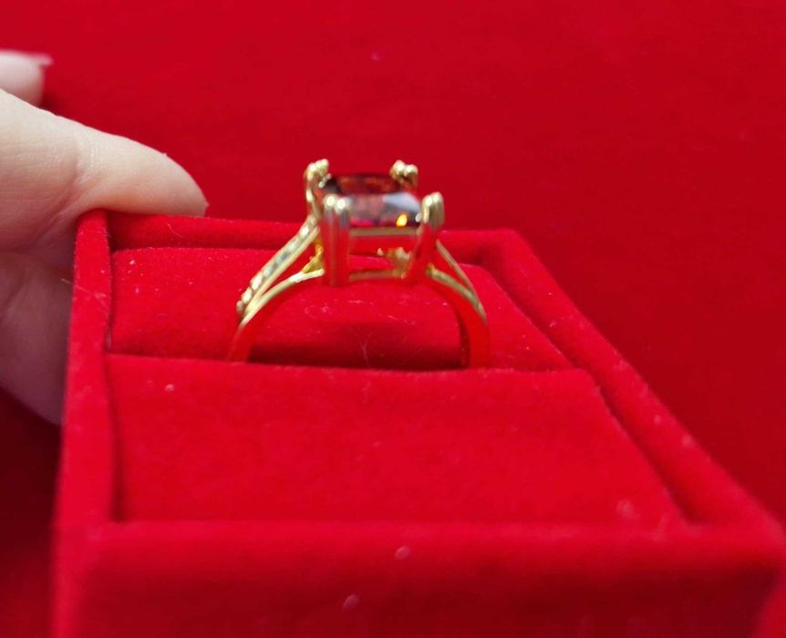 GR60,inel placat aur 18k,nou/marcat,zirconiu caramiziu, logodna