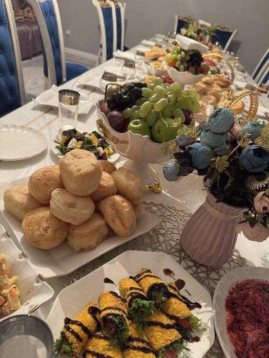 Продается Стол и 16 шт стульев