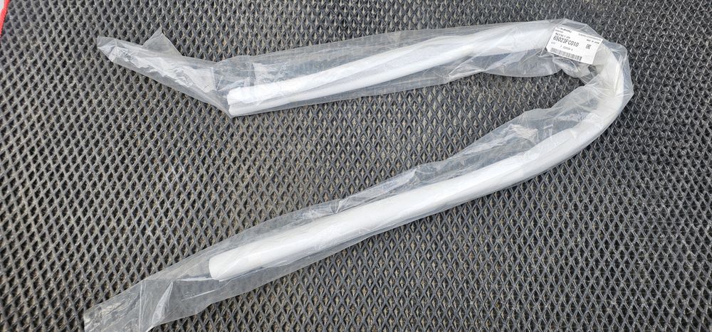 Молдинг лобового стекла