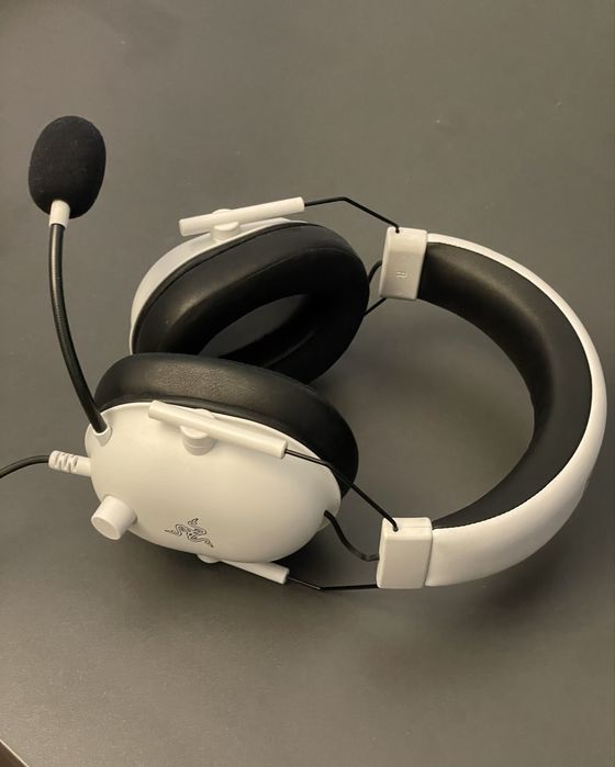 Продам наушники razer shark white