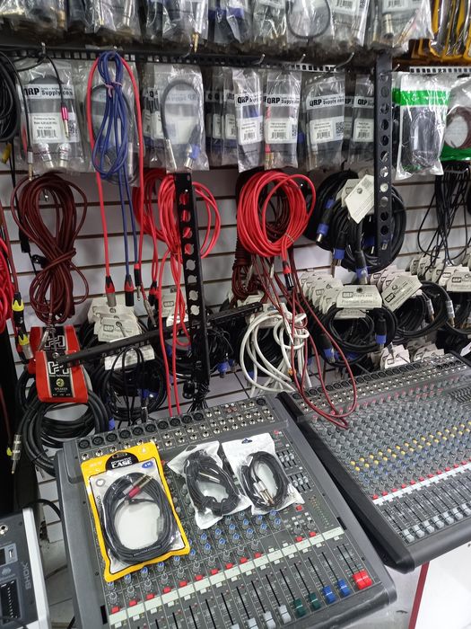 Кабеля разьемы Speakon Aux Trs Rca Xlr Jack цифровое TV и акустика.