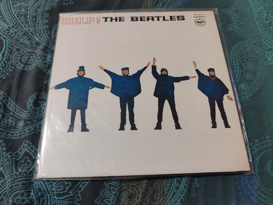 Коллекция пластинок, самые разные исполнители