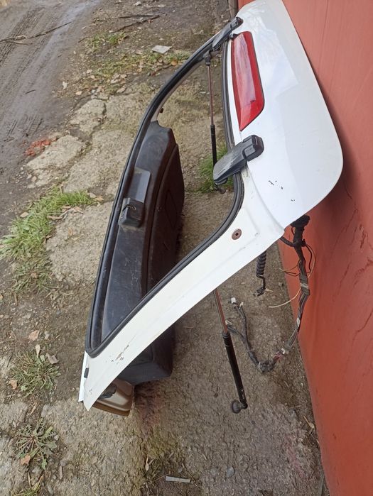 Дверь багажника Цефиро универсал