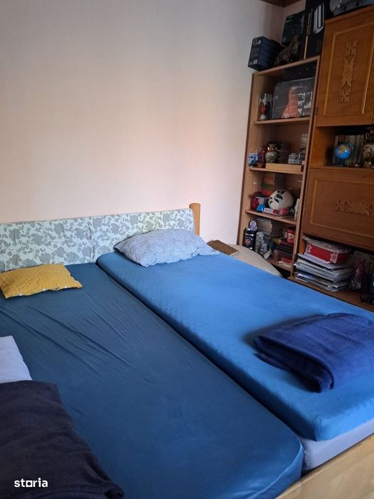 Ap 2 cam X mijlociu etaj 4 cu acoperis Rogerius (in spate la Perla)
