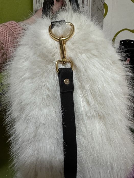 Чанта пухена бяла