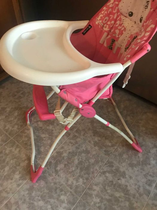 Продавам детско,бебешко столче за хранене -напълно запазено