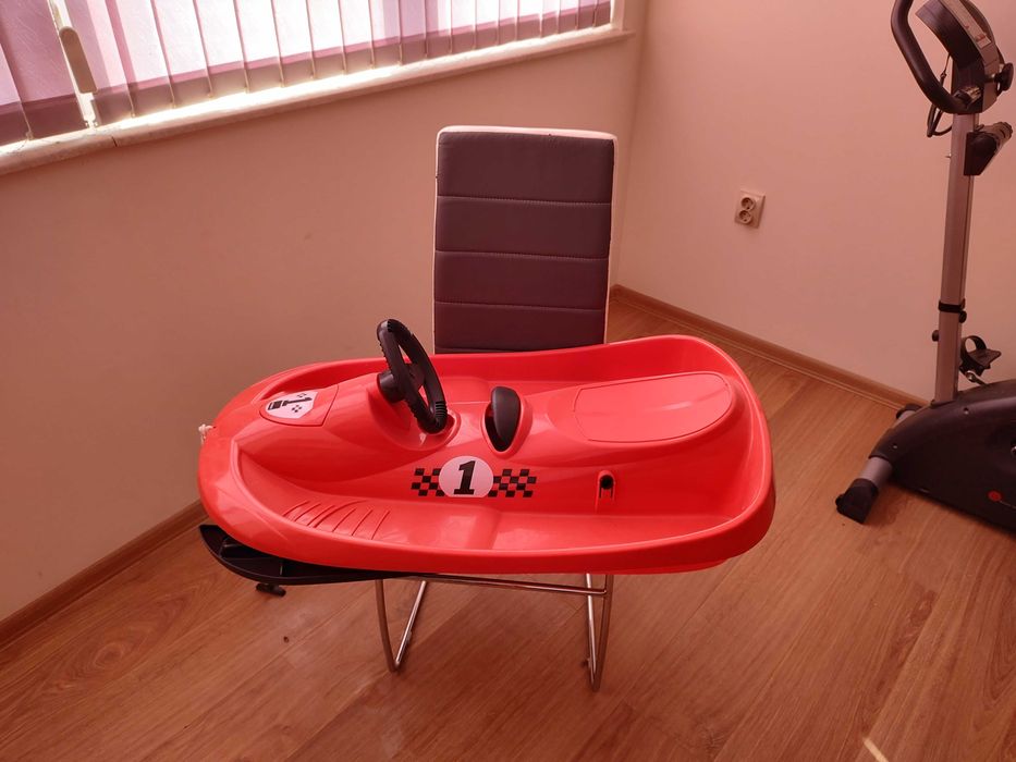 Детска шейна с кормило и спирачка SnowPower - червена