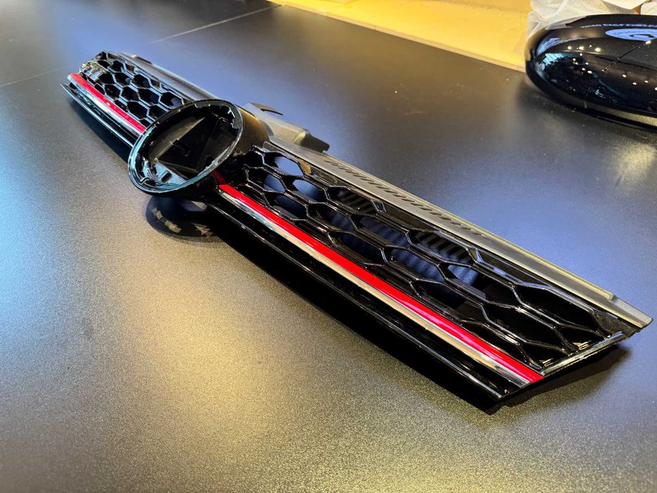 Grila Centrala Volkswagen Golf 7.5 Facelift 2017+ GTI Look