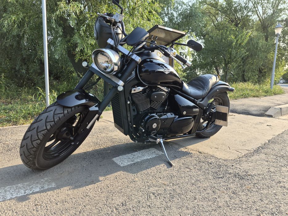 Suzuki intruder 800