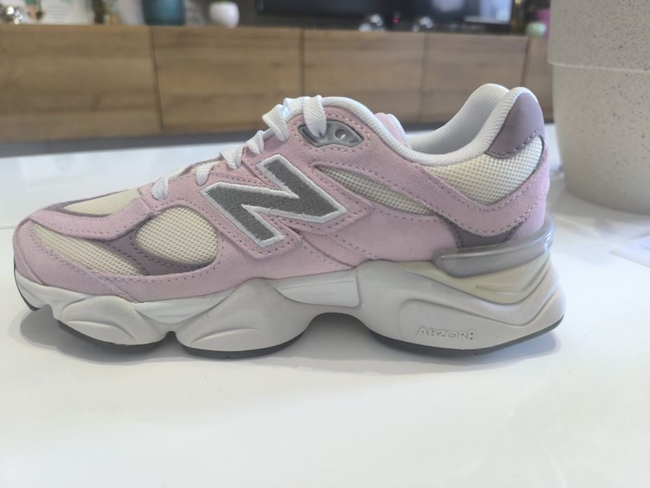 Adidași New Balance,. Model 9060 Abzorb, Pink.