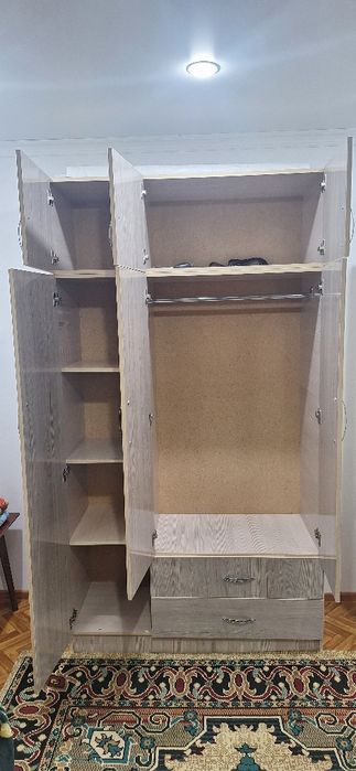 Шифоньер срочно продам