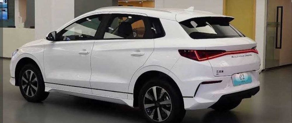 BYD E2 naqt va nasiyaga chiqazib beramiz