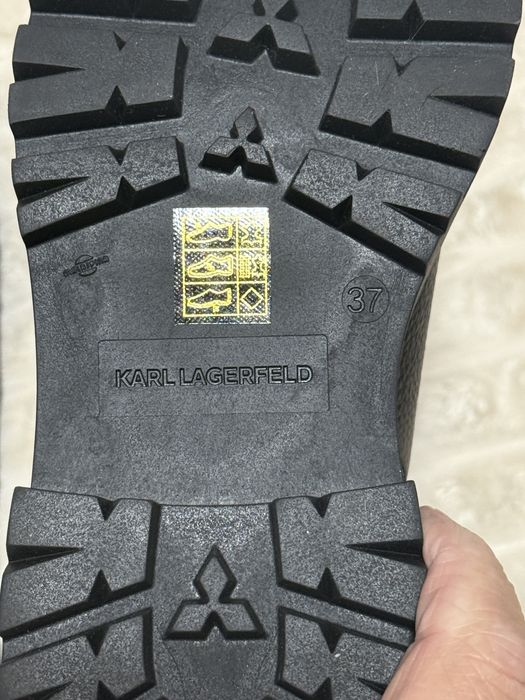 Cisme Karl Lagerfeld