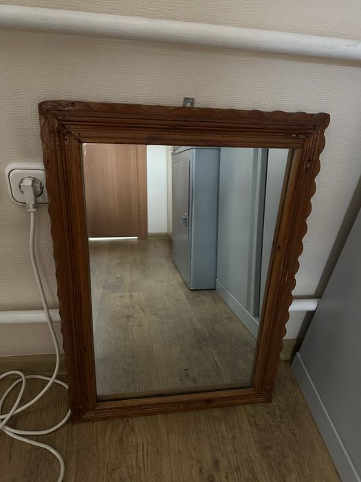 Продам зеркало настенное