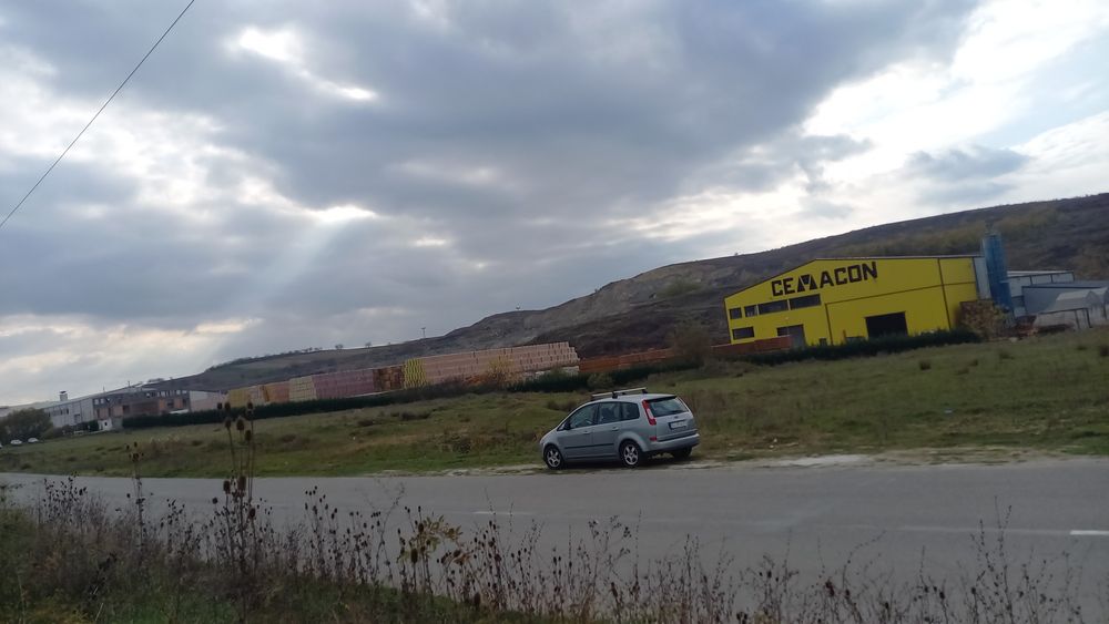 Vand 1,2 ha de pamant intravilan in judetul Salaj