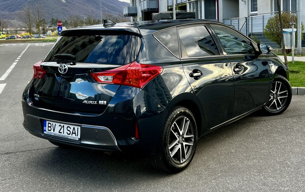 Toyota Auris Hybrid ! An Fab.2015 1,8i Hybrid Automat Cvt ! Inscris Ro !