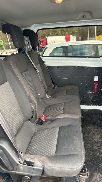 Ford transit custom 8+1