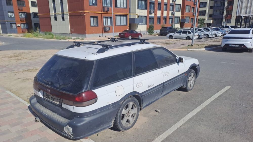 Subaru Legacy сатылады.