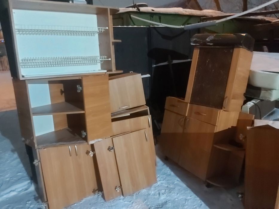 Продам кухню хорошую угловая