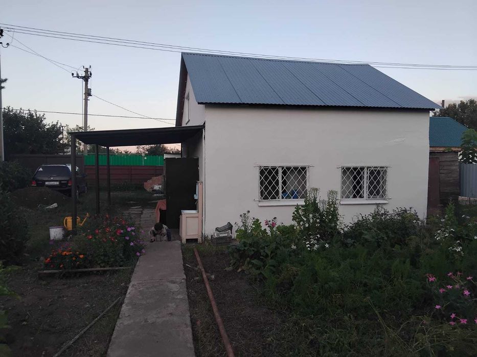 Дача на Телецентре с мансардным домиком.