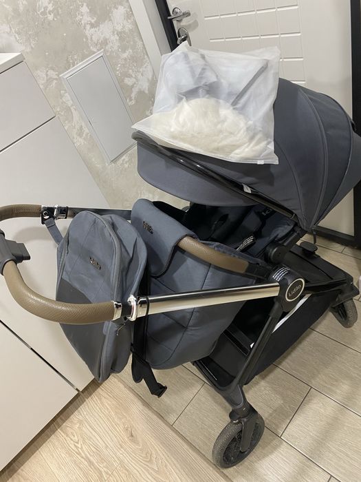 Продам универсальную коляску Kidilo 900