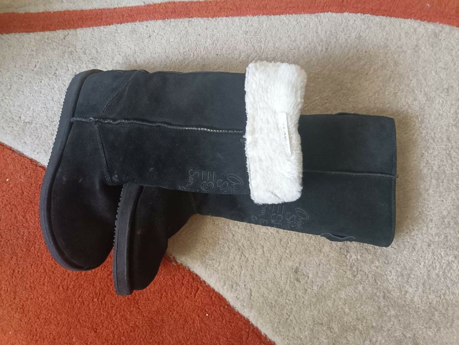 Cizme Esprit îmblănite.