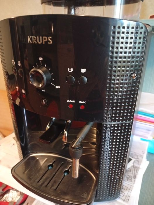Продавам еспресо автомат кафе машина" KRUPS" серия EA80 EA 81