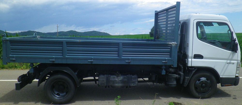 Mitsubishi  Canter trilateral basculabil