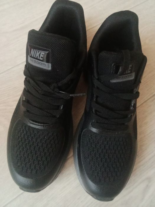 Продам мужские кросовки