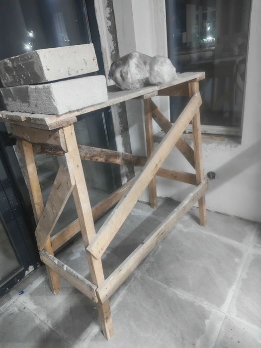 строительный унитаз и козел