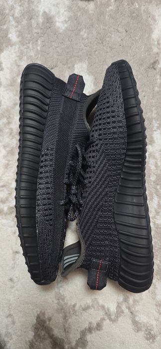 Yeezy 350 marimea 42 noinepurtati fara cutie
