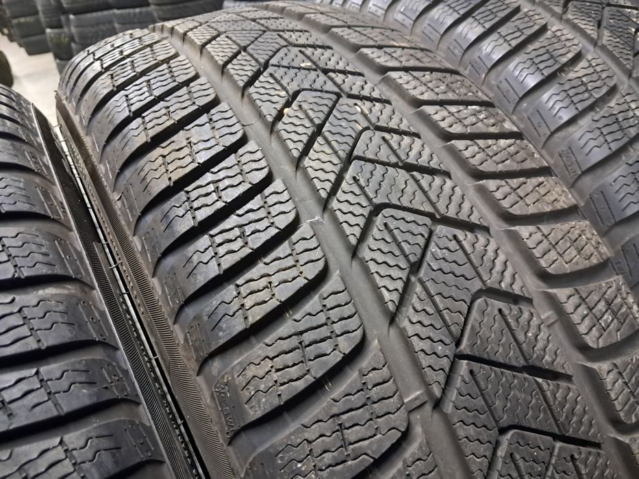 Anvelope second iarna 245 50 R19 Pirelli * rft 7.6mm 2023/2024