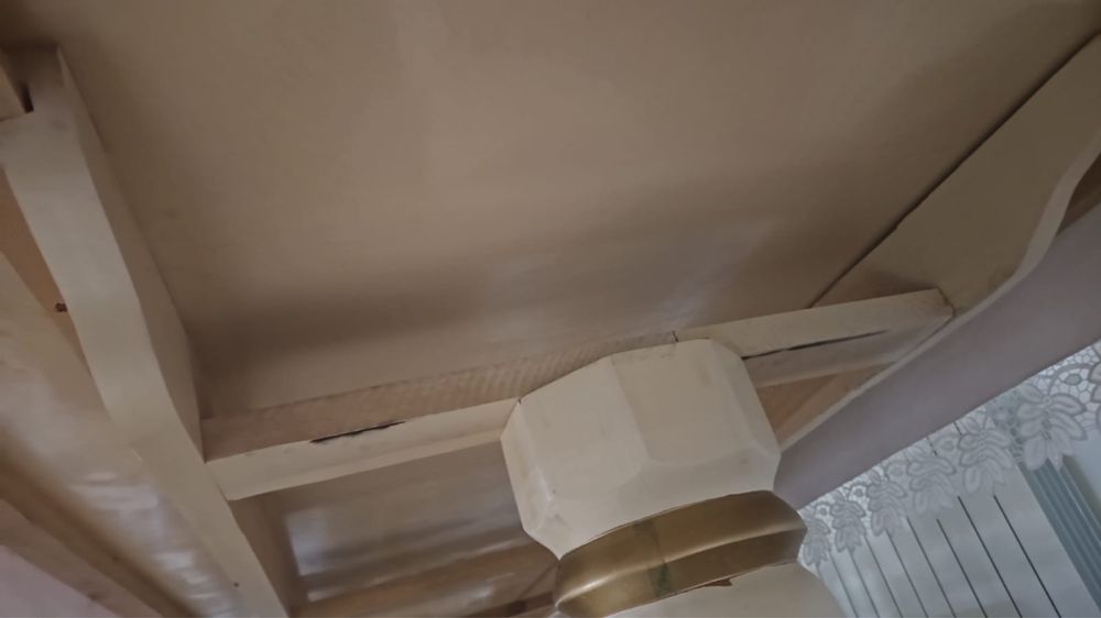 Продам Стол и стулья