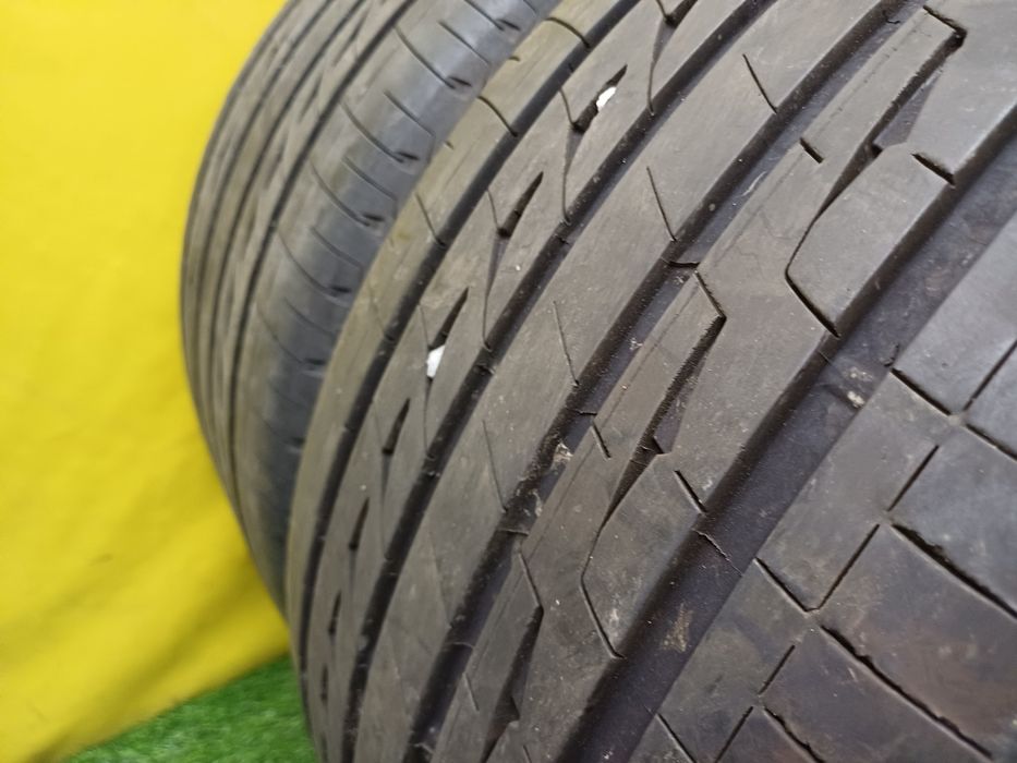 Шины 265/35 R18 Bridgestone пара.