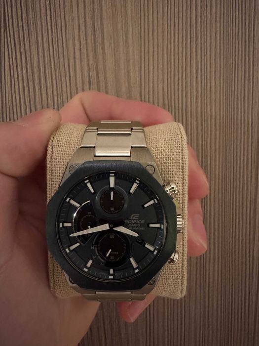 Casio EDIFICE Solar EFS-S570YDB-2AJF часовник