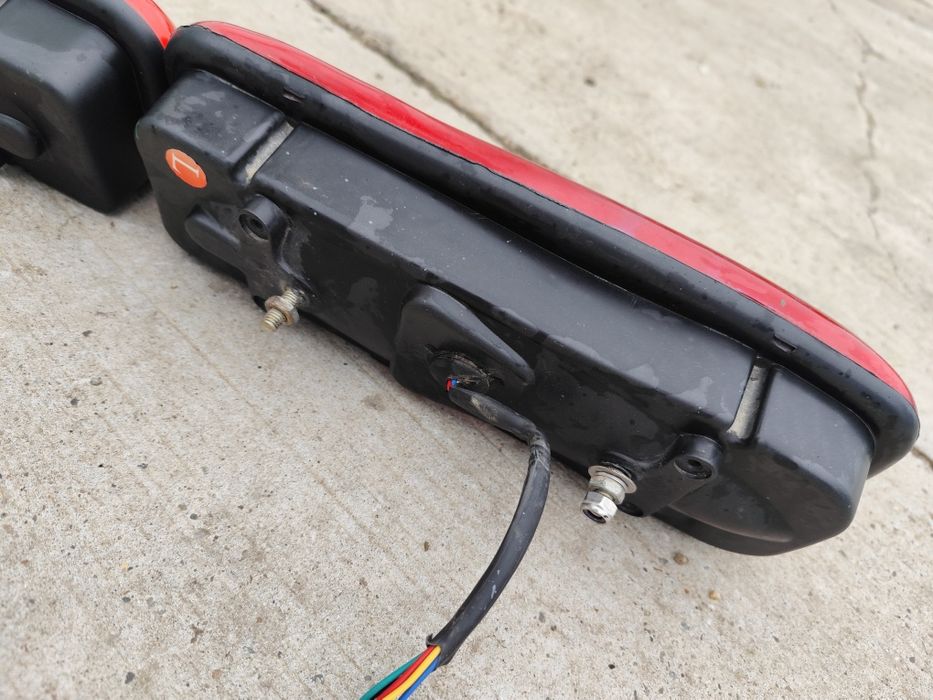 Vând Lampi pentru remorci autotilitare etc 12/24 v