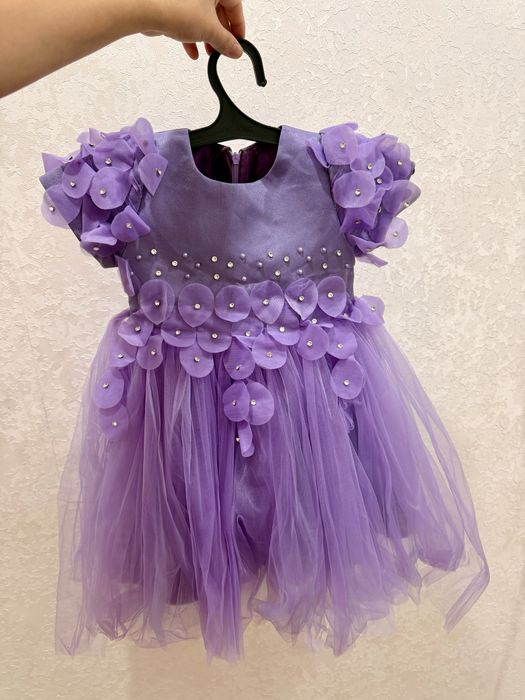 Продам для девочек платье