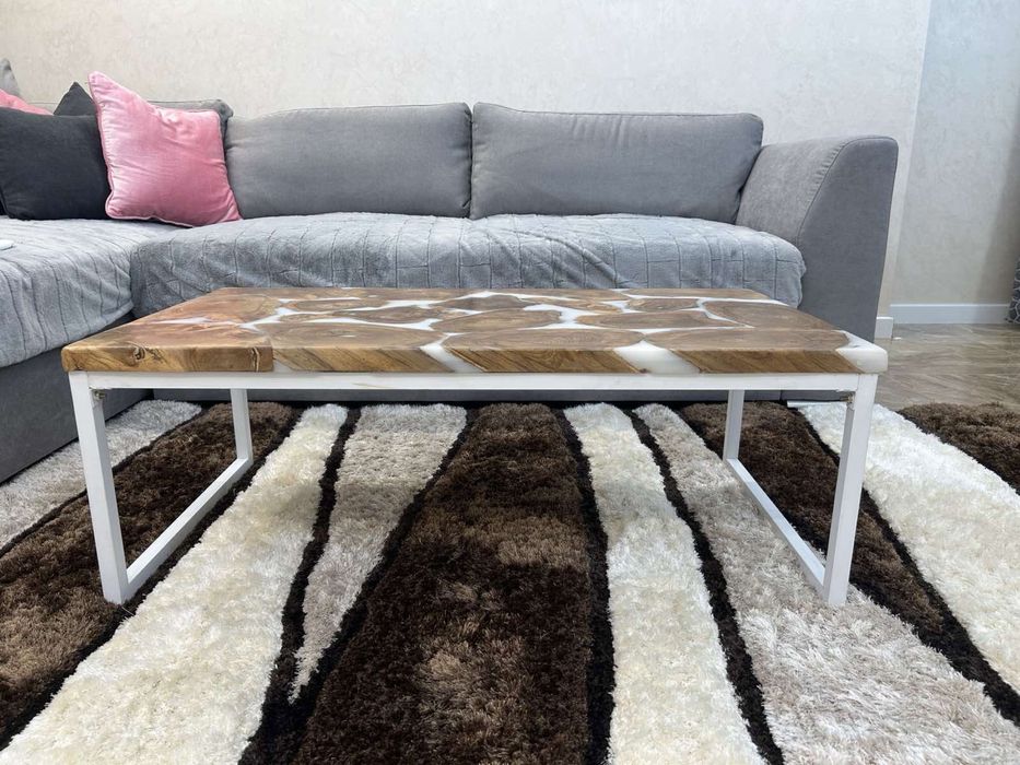 Холна маса от тиково дърво и смола