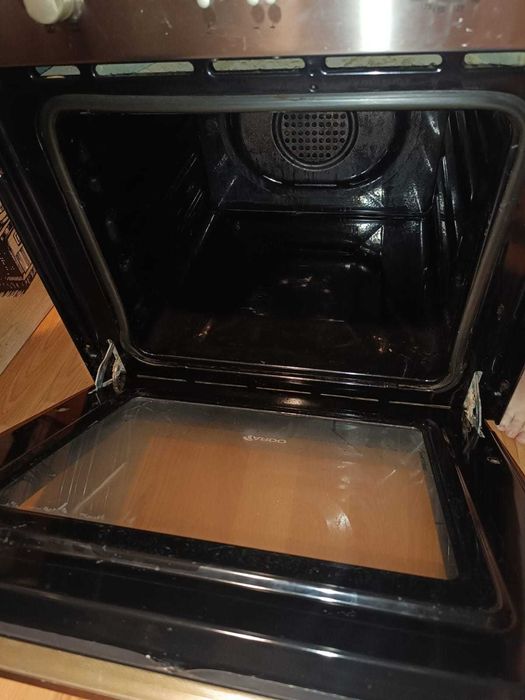 Продам б/у встраиваемый духовой шкаф .