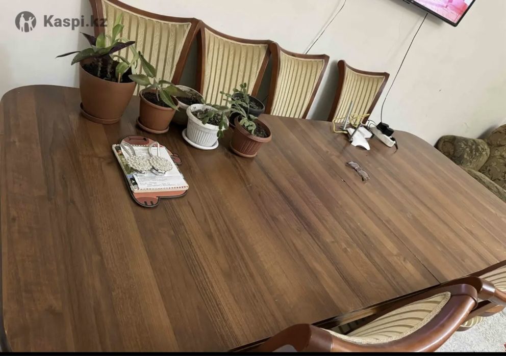 Продам стол для гостей