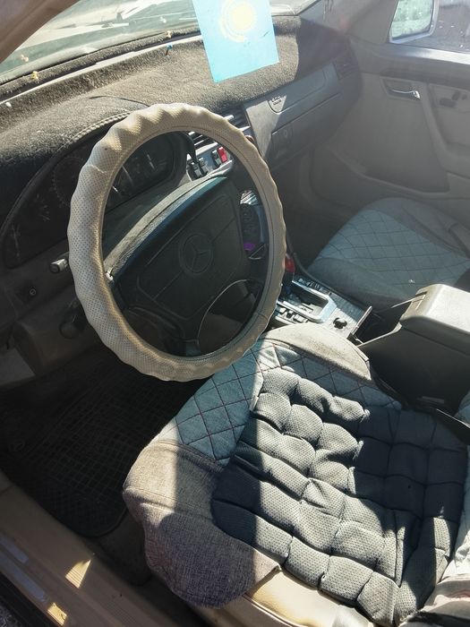 Автомобиль. Мерс