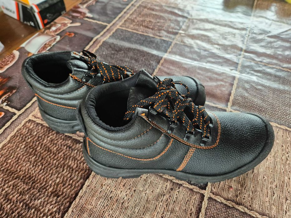 Работни обувки 43 номер