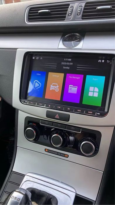 Navigatie Android 9 Inch Golf Passat Touran Tiguan Skoda Octavia Polo