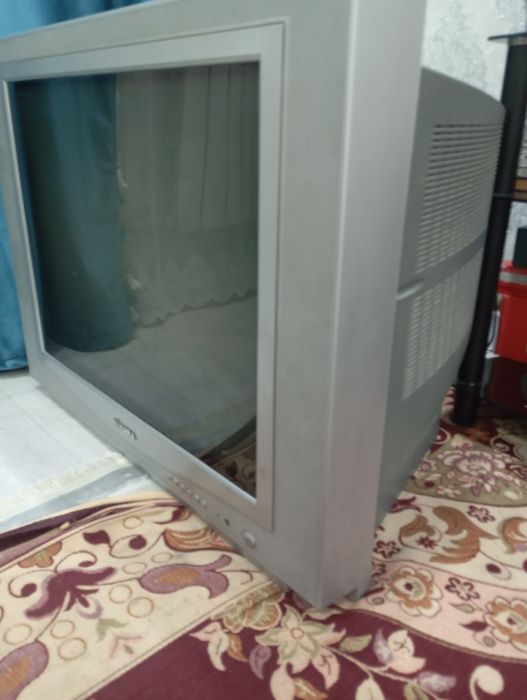 Продам телевизор
