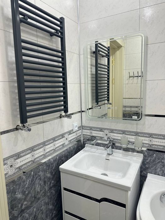 Yangi Komolon жк 4/4/9 квартира продается