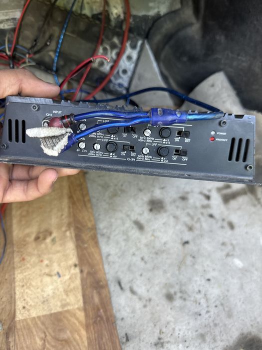 Усилител quatro 4 каналный