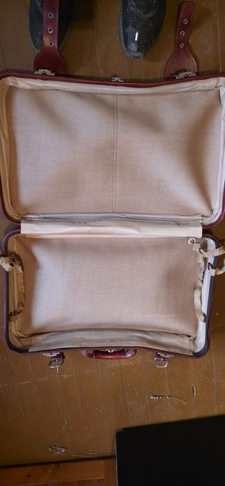 Стари ретро куфари