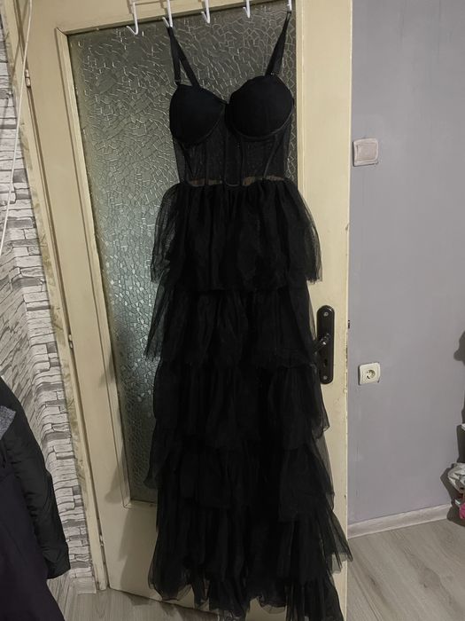 черна бална рокля XS