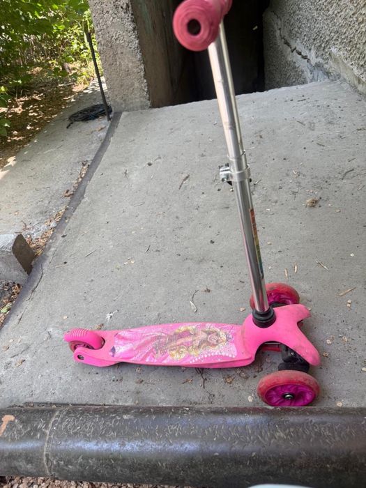 Продам самокат для девочки