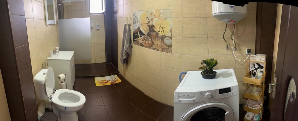 Închiriez studio